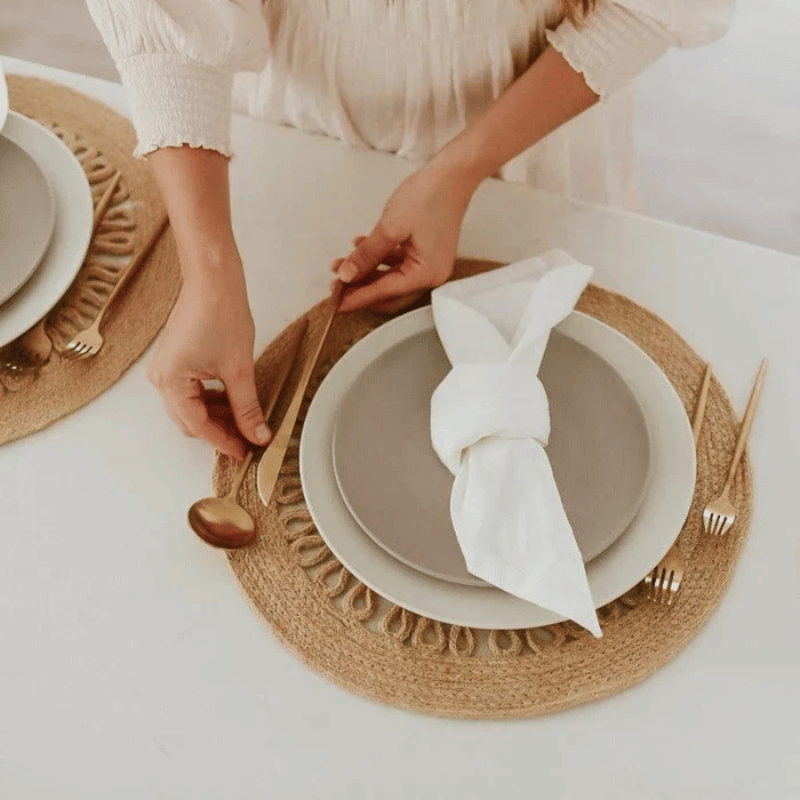 Elegantes Besteckset für den Esstisch
