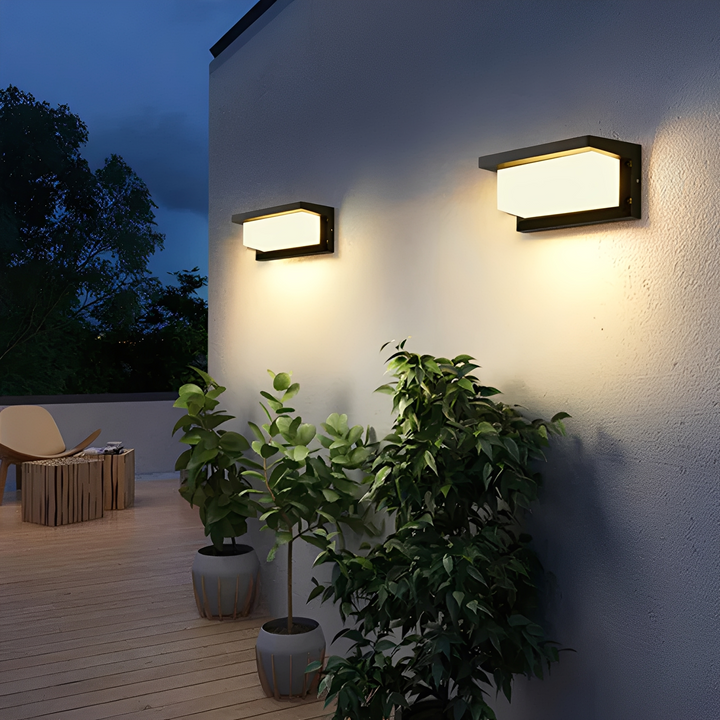 Wetterfeste Wandleuchte aus Aluminium für die Außenmontage am Haus