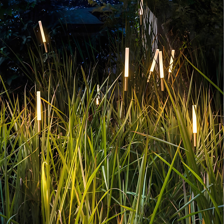 Solarbetriebene Gartenleuchte als stimmungsvolle Außendekoration