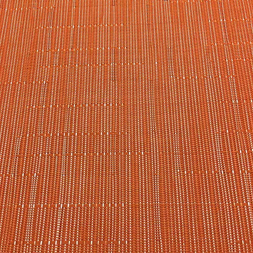 Orange Platzsets im 6er-Set neben herbstlicher Tischdeko und Geschirr