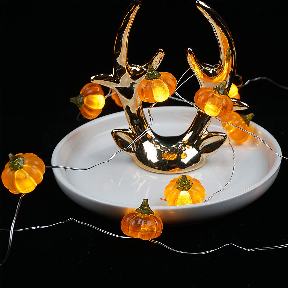 Kürbisförmige LED-Lichterkette als Halloween-Dekoration