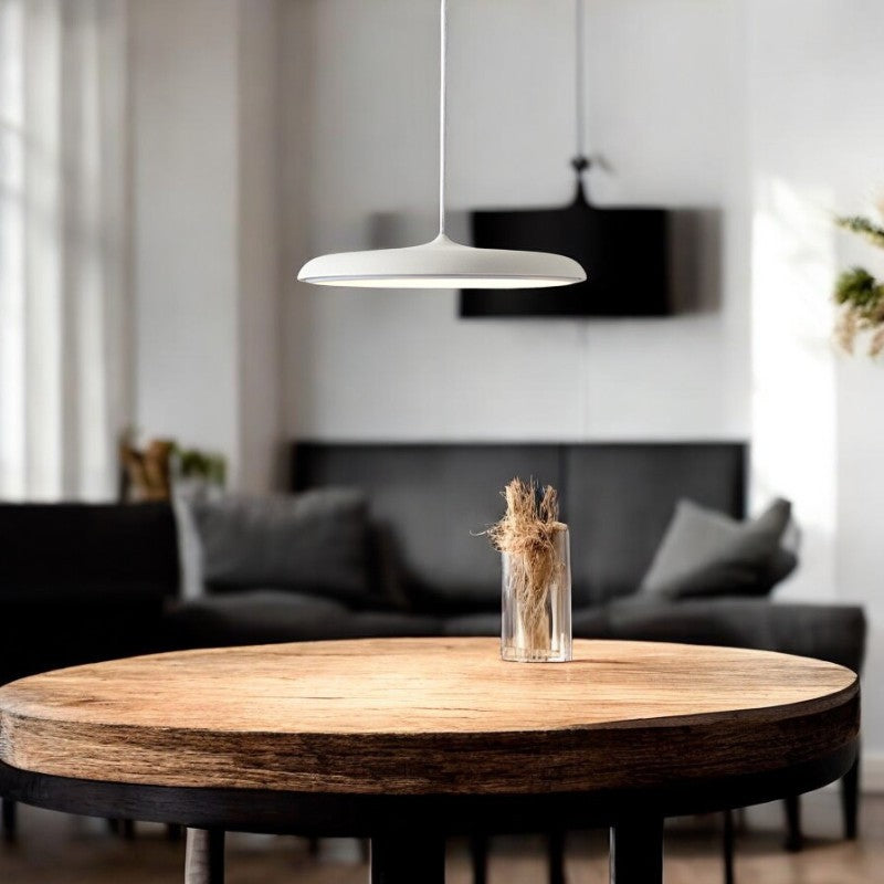 Skandinavische LED Pendelleuchte im Scheibendesign
