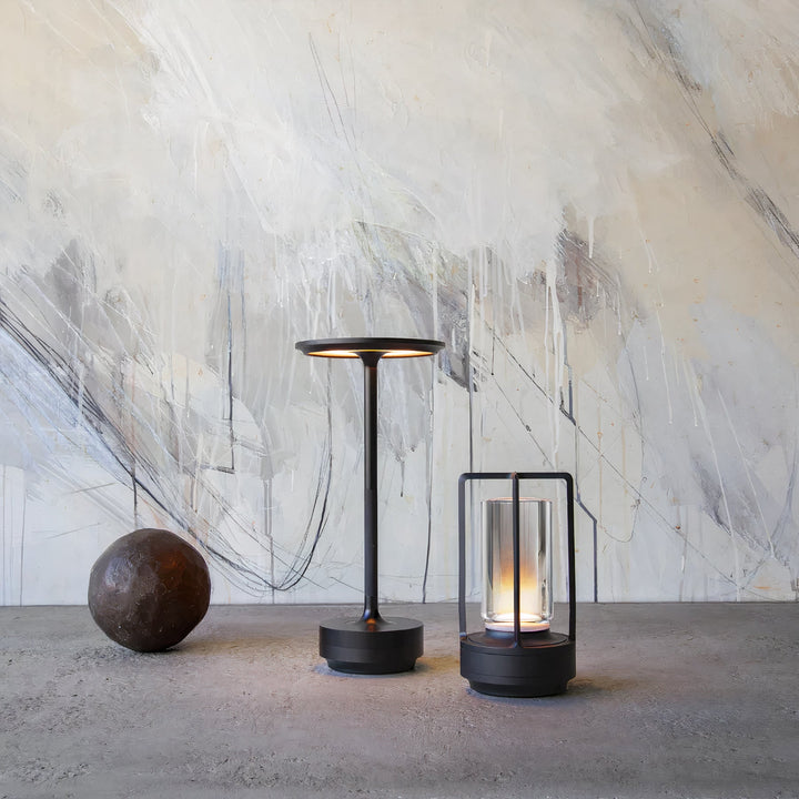 Kabellose dimmbare Designer Tischlampe in elegantem Design