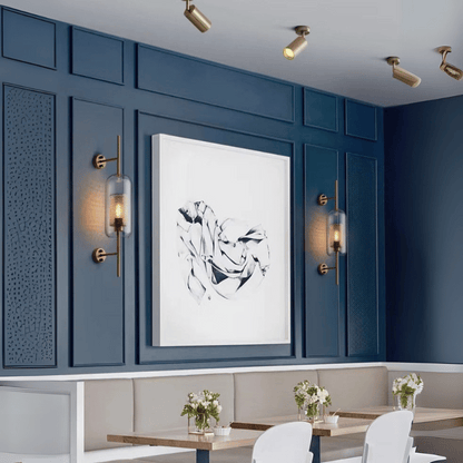 Wandlampe mit Waben-Glaskugel – Modernes Design mit Messingrahmen