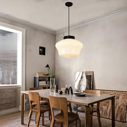 Pendelleuchte aus weißem Milchglas im geometrischen Design