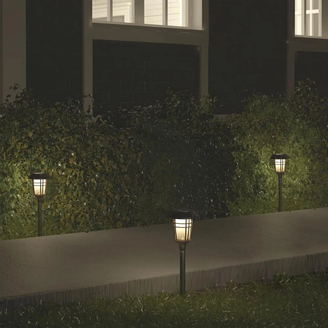Moderne Außenleuchte mit Streifen-Design und integriertem Solarpanel
