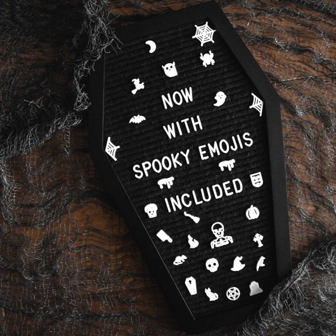 Buchstabenbrett mit gruseligen Motiven für Halloween und Partys