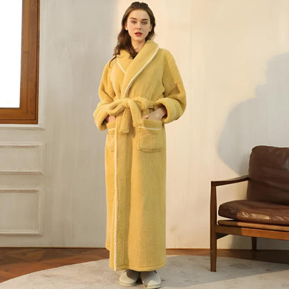 Bademantel mit Schalkragen – Fleece Morgenmantel für Damen und Herren