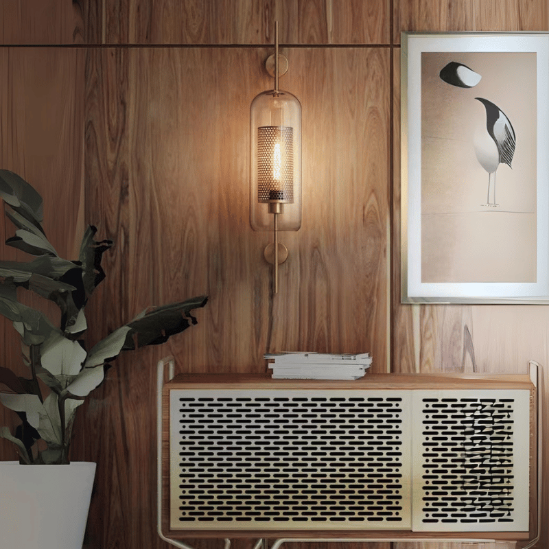 Wandlampe mit Waben-Glaskugel – Modernes Design mit Messingrahmen