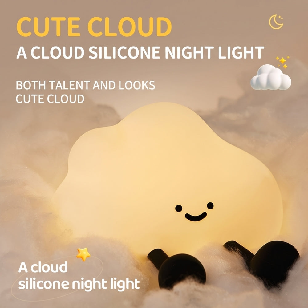 Nachtlicht in Wolkenform auf einem Nachttisch
