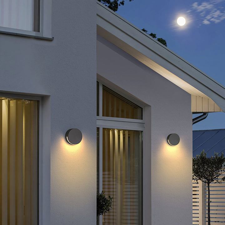 Elegante runde wetterfeste LED-Außenwandleuchte für stilvolle Außenbereiche