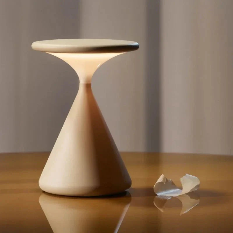 Kabellose LED-Tischleuchte in Sanduhrform – Dimmbar & USB-C wiederaufladbar