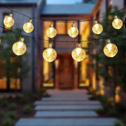 Wetterfeste solarbetriebene LED-Lichterkette für Terrasse und Balkon