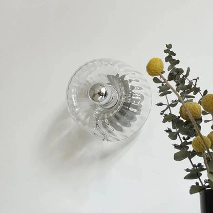 Wellenförmige Glas-Wandleuchte im nordischen Stil – Lichtakzent mit Strahleneffekt