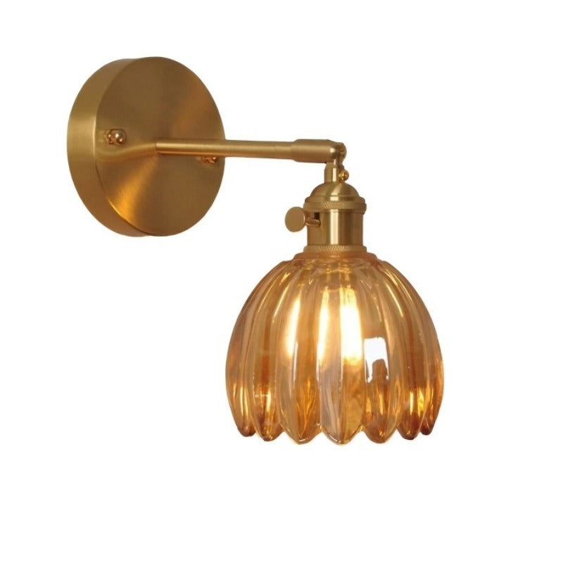 Wandleuchte mit tulpenförmigem Glasschirm im Retro-Stil
