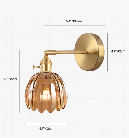Wandleuchte mit tulpenförmigem Glasschirm im Retro-Stil