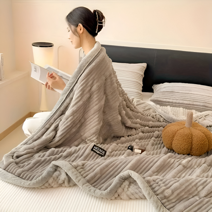Gestreifte Fleecedecke – Plaid mit modernem Vintage-Design