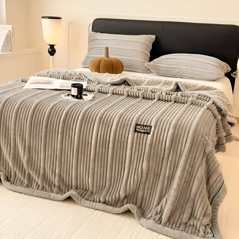Gestreifte Fleecedecke – Plaid mit modernem Vintage-Design