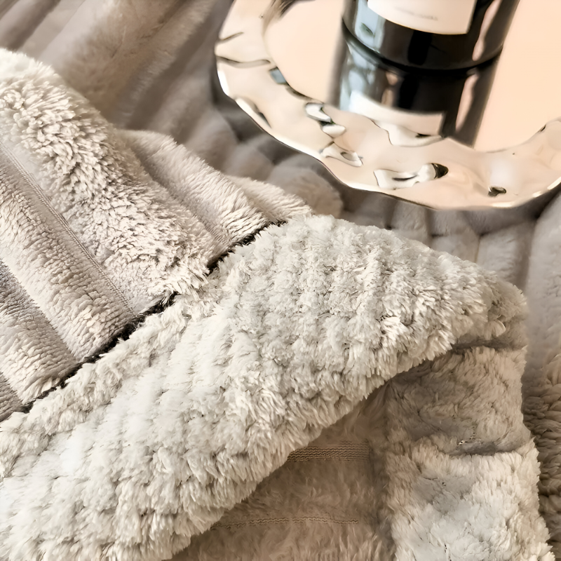 Gestreifte Fleecedecke – Plaid mit modernem Vintage-Design