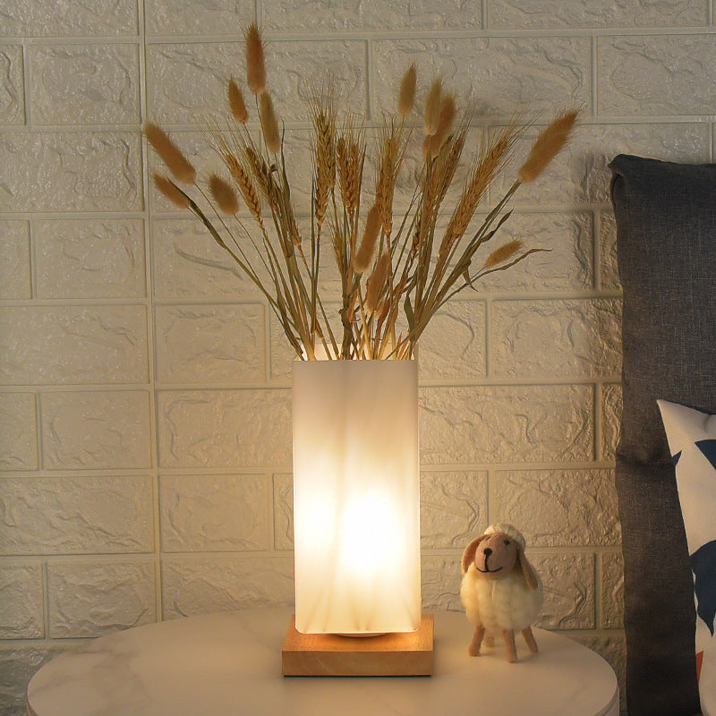 Glas Tischlampe – Nordisches Design in Vasenform mit dimmbarer LED & Farbwechsel