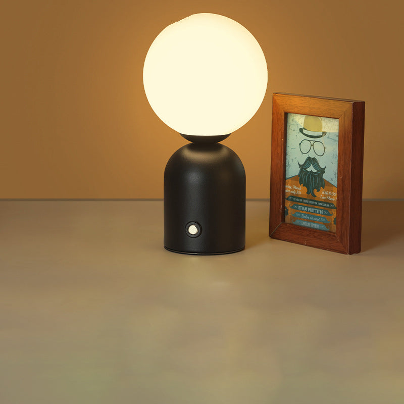 Elegante Tischlampe im nordischen Stil – Dekorative Lampe mit drei Lichtfarben