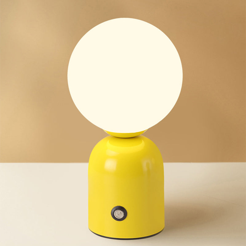 Elegante Tischlampe im nordischen Stil – Dekorative Lampe mit drei Lichtfarben