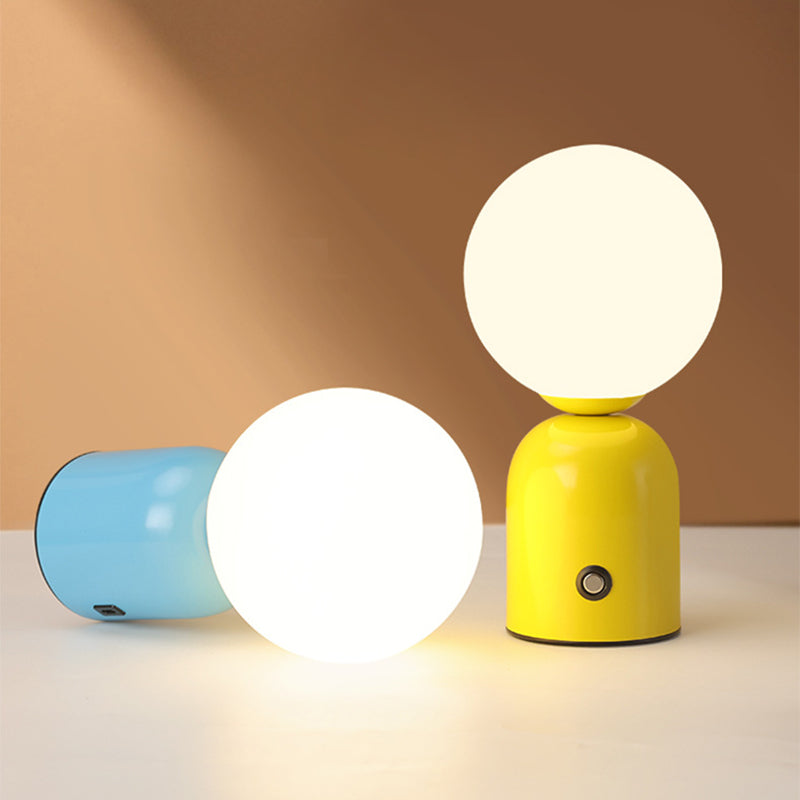 Elegante Tischlampe im nordischen Stil – Dekorative Lampe mit drei Lichtfarben