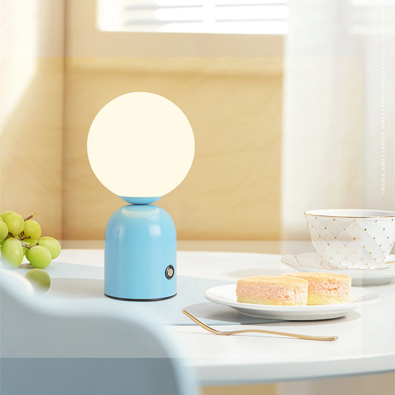 Elegante Tischlampe im nordischen Stil – Dekorative Lampe mit drei Lichtfarben
