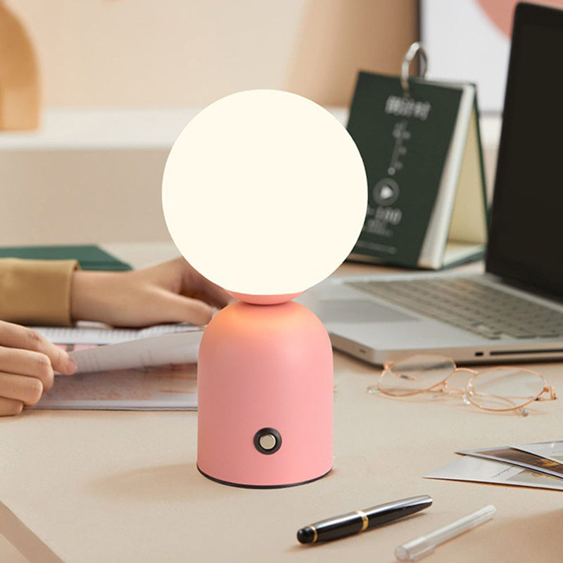Elegante Tischlampe im nordischen Stil – Dekorative Lampe mit drei Lichtfarben