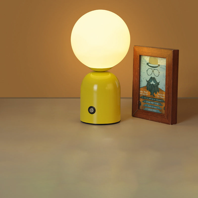 Elegante Tischlampe im nordischen Stil – Dekorative Lampe mit drei Lichtfarben