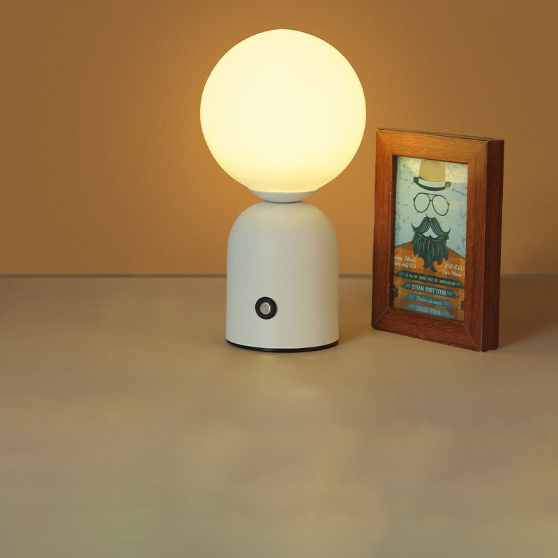 Elegante Tischlampe im nordischen Stil – Dekorative Lampe mit drei Lichtfarben