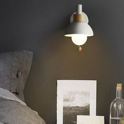 Moderne Glas Wandleuchte in Kugelform für das Wohnzimmer