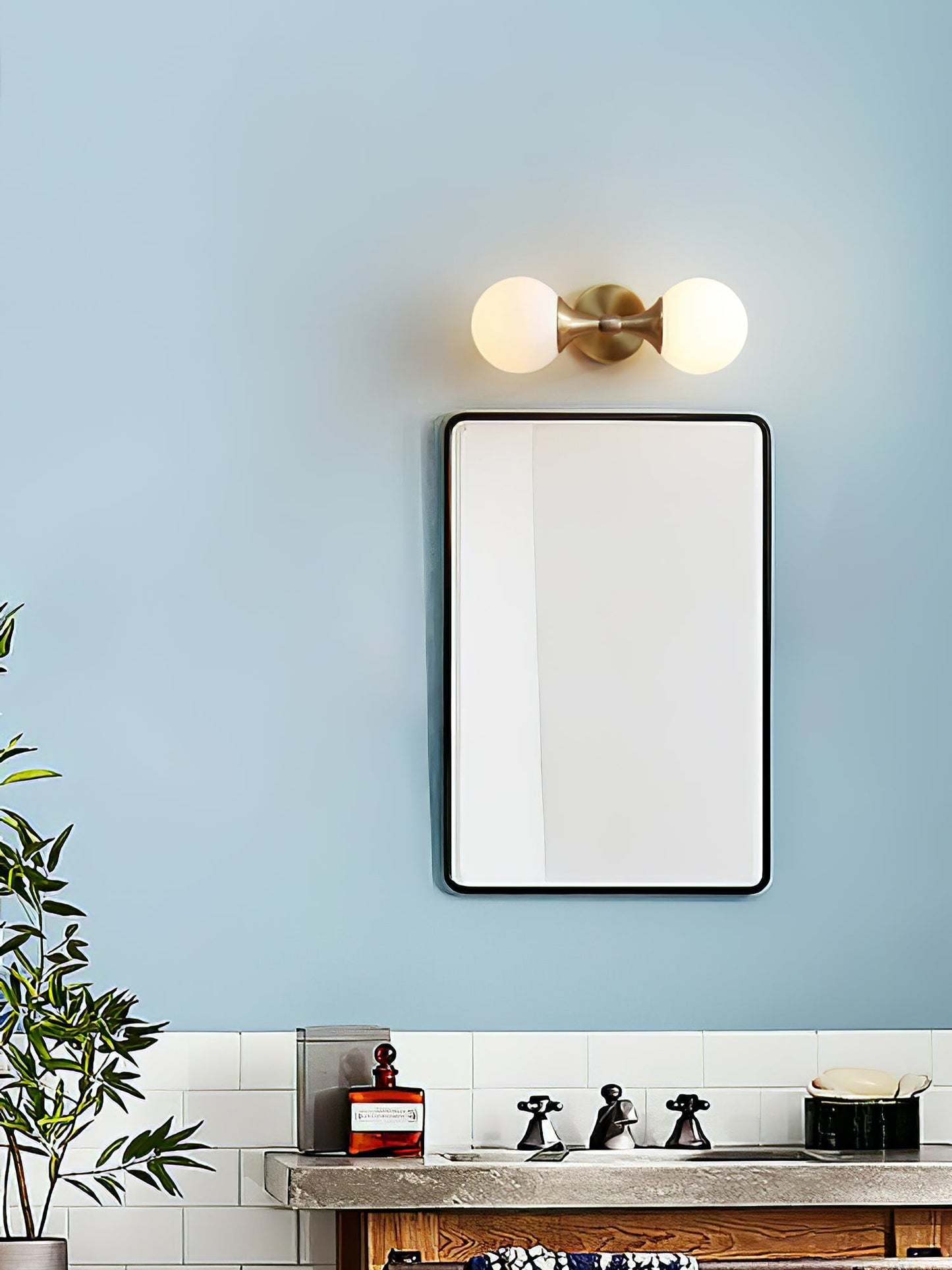 Wandleuchte aus Glas und Metall im Vintage-Stil