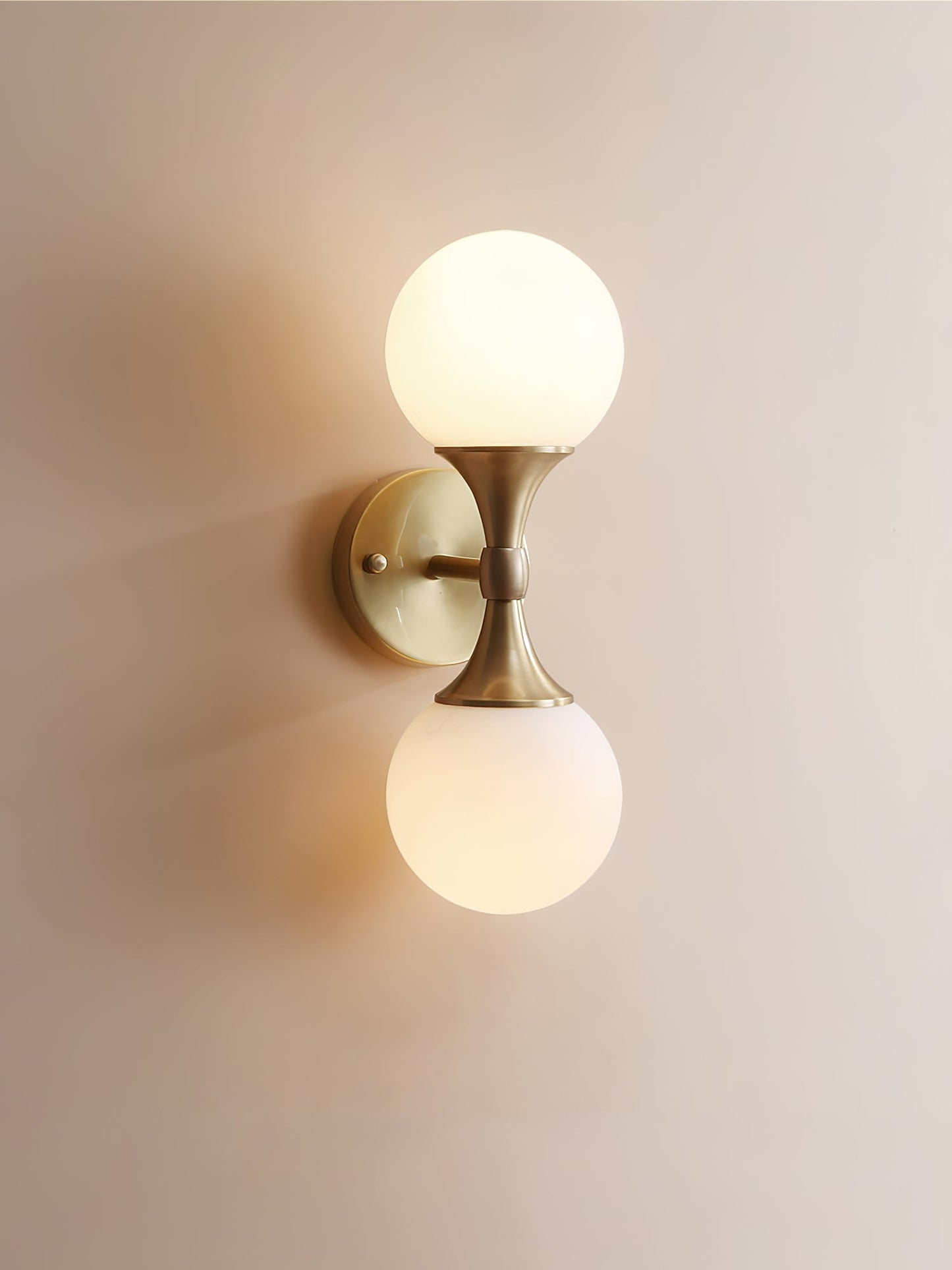 Wandleuchte aus Glas und Metall im Vintage-Stil
