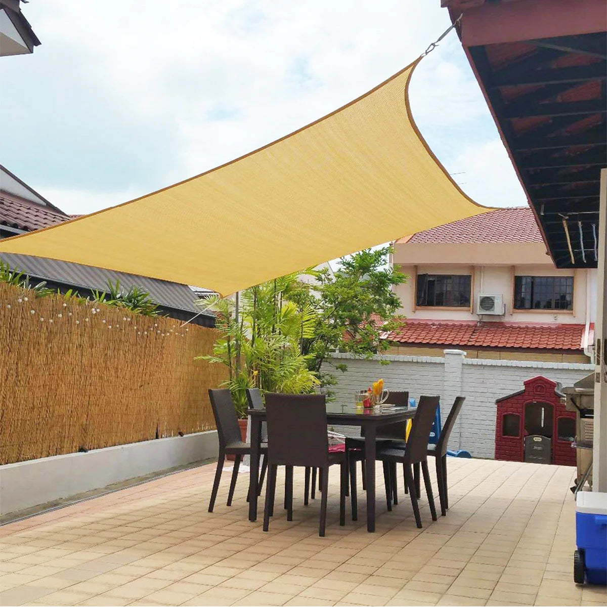 Wasserabweisendes Sonnensegel in Dreieck- oder Quadrat-Form für Balkon und Terrasse
