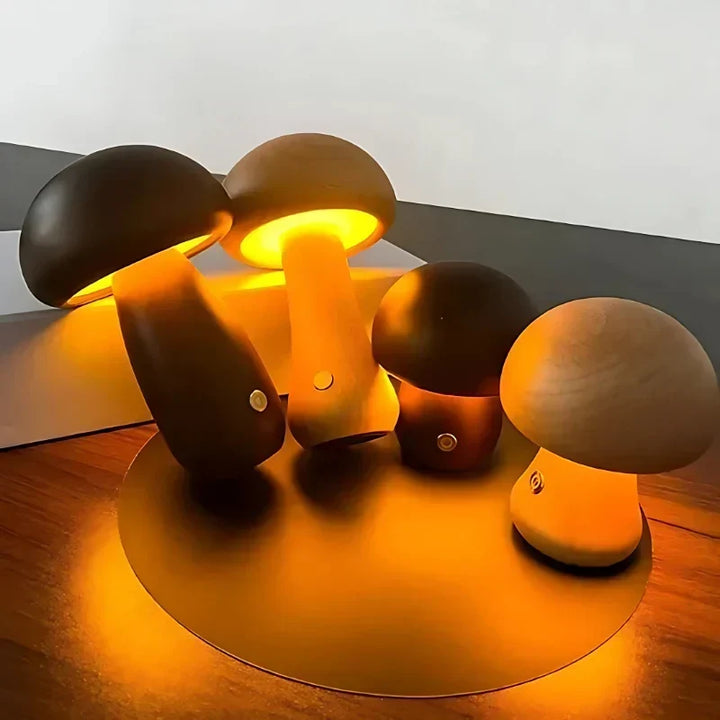 Pilz-Nachtlicht mit sanftem warmweißem Licht im Schlafzimmer
