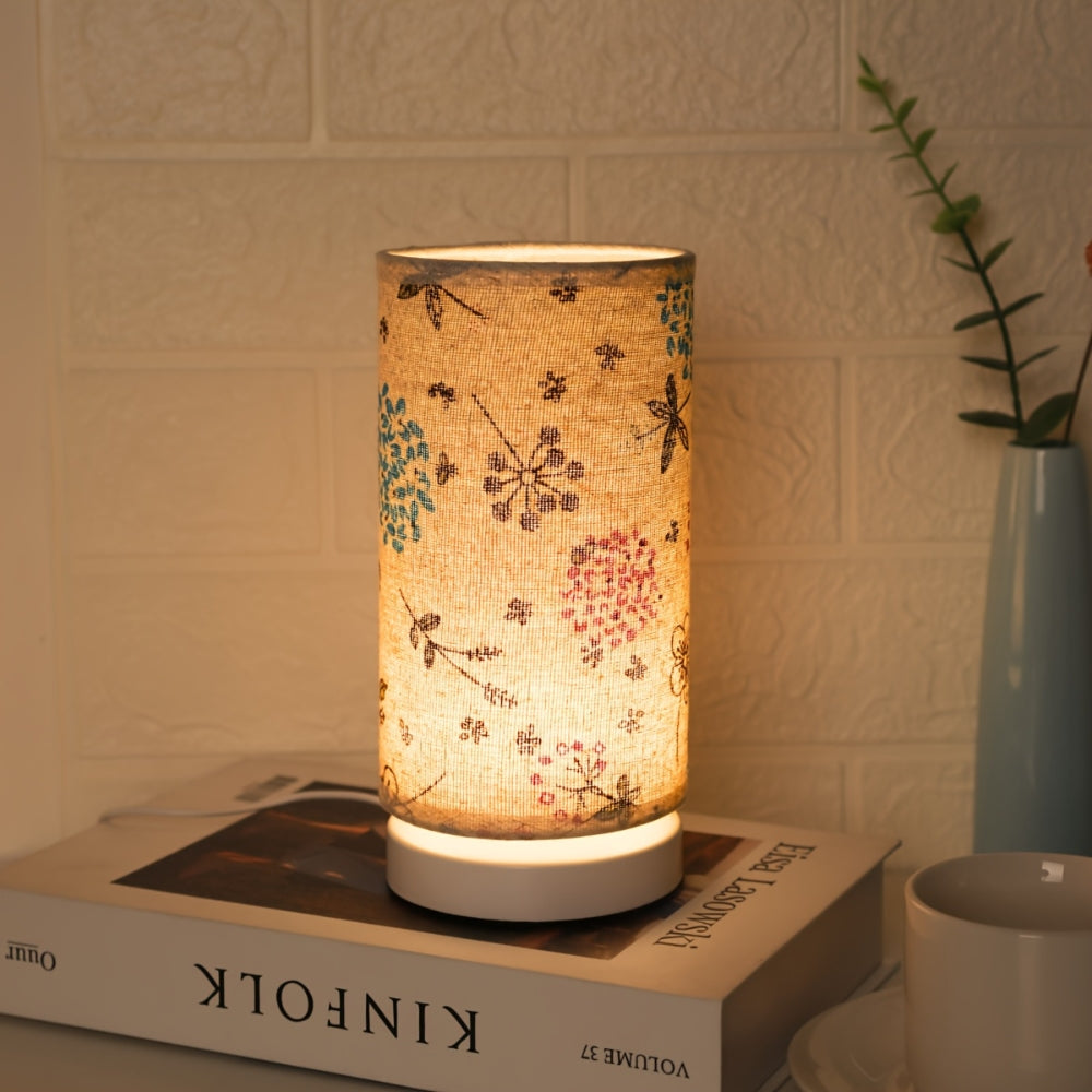 Tischlampe mit Blumenstoff – Botanisches Design für stimmungsvolles Licht