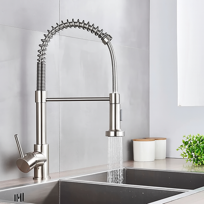 Moderne Küchenarmatur mit Ausziehbrause