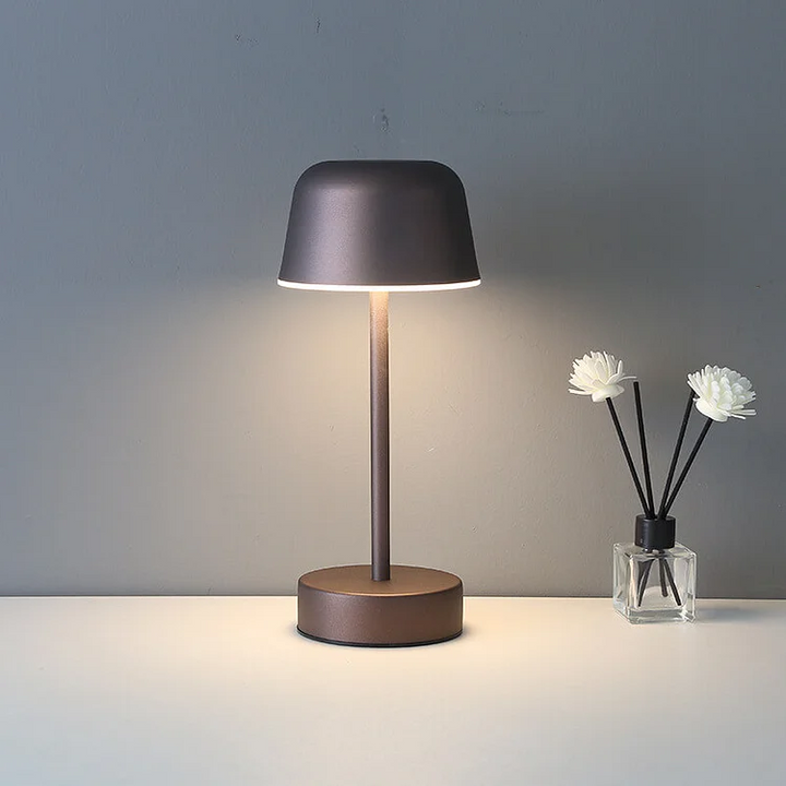 Kabellose dimmbare Tischlampe aus Metall