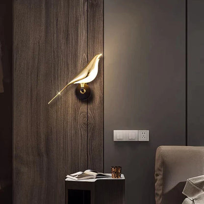 Moderne LED Lampe MrBird – Magnetisch einstellbar als Wand- oder Tischleuchte
