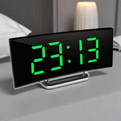LED-Wecker CurveClock gebogen mit Großanzeige – dimmbar, leise & modern