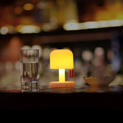 Mini Sunset Lampe mit warmem Licht – USB Wiederaufladbar & Romantisches Ambiente