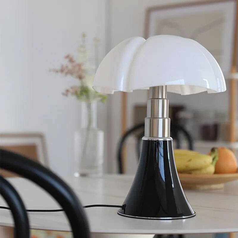 Designer-Tischlampe mit verstellbarer Höhe und dimmbarem Licht – Flower