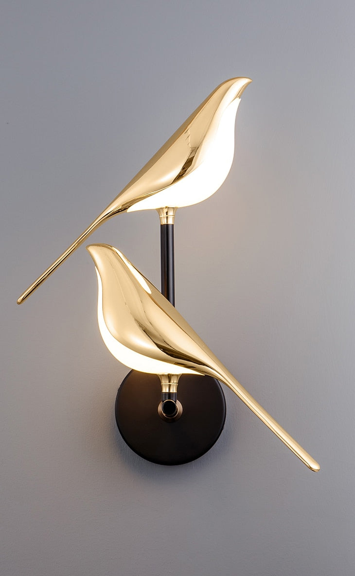 Verspielte moderne LED-Wandleuchte mit Vogelmotiv für Wohnzimmer