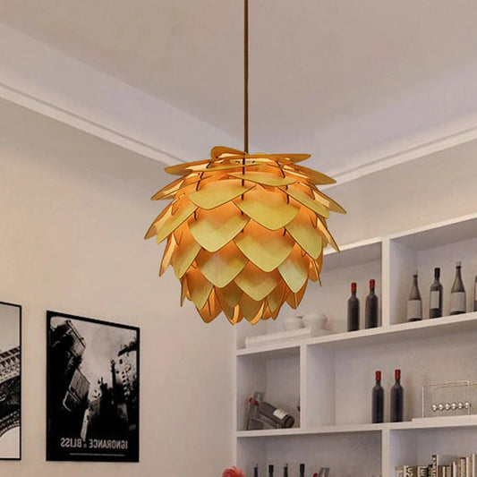 Handgefertigte Pendelleuchte aus Holz im Pinienzapfen-Design