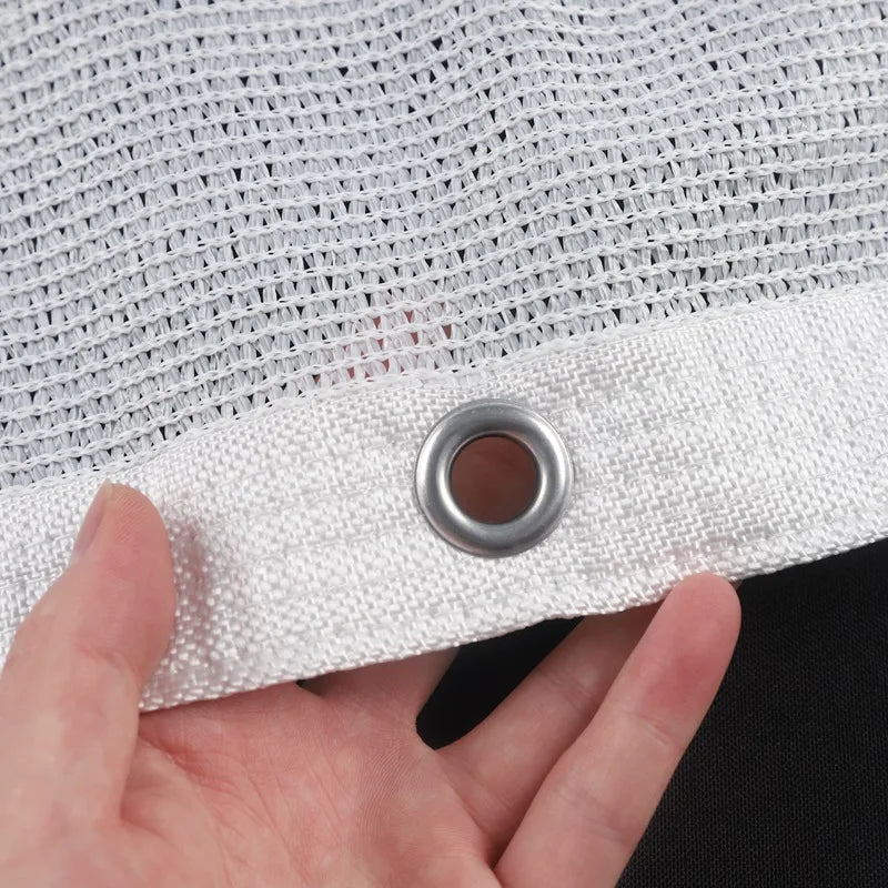 Nahaufnahme der verstärkten Kanten des HDPE-Schattierungsnetzes