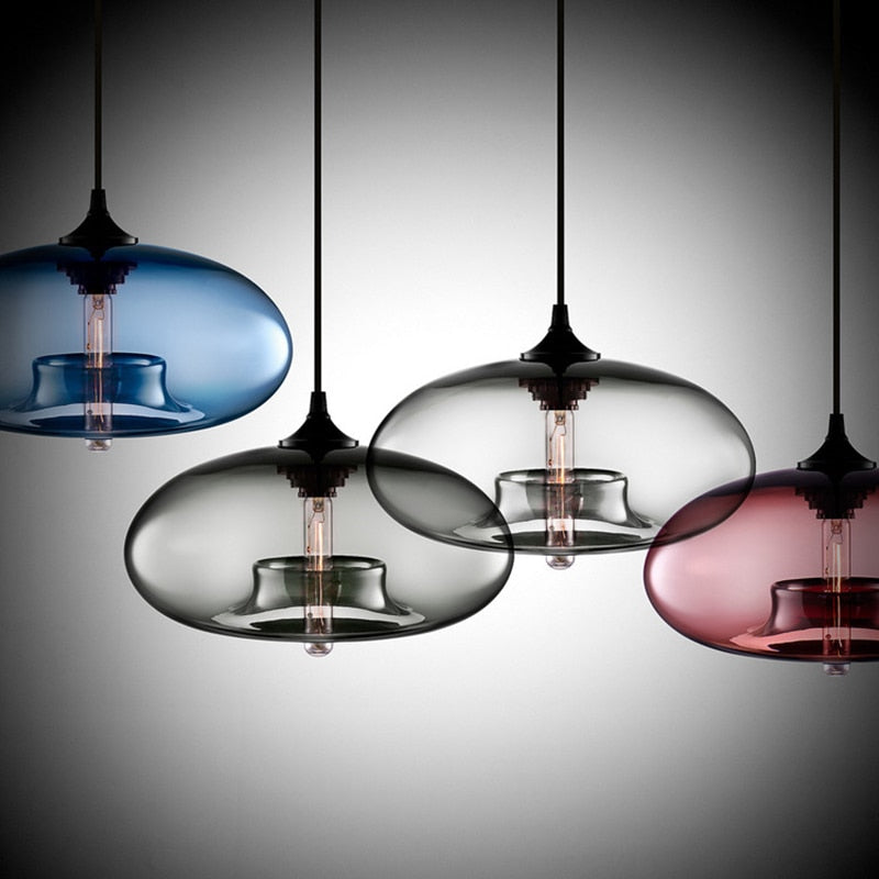 Glas-Pendelleuchte – modern, farbig & im Art-Déco-Stil
