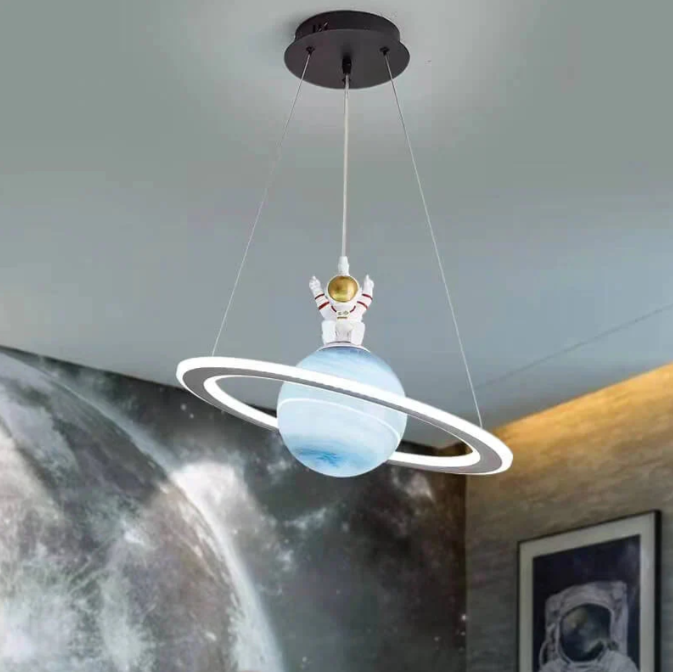 Astronaut Pendelleuchte mit LED für das Kinderzimmer