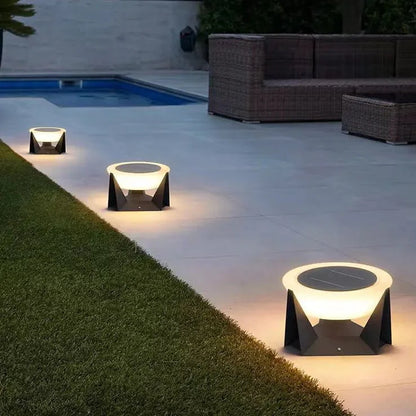 Solarbetriebene Outdoor-Lampe mit warmweißem Licht für Garten und Terrasse