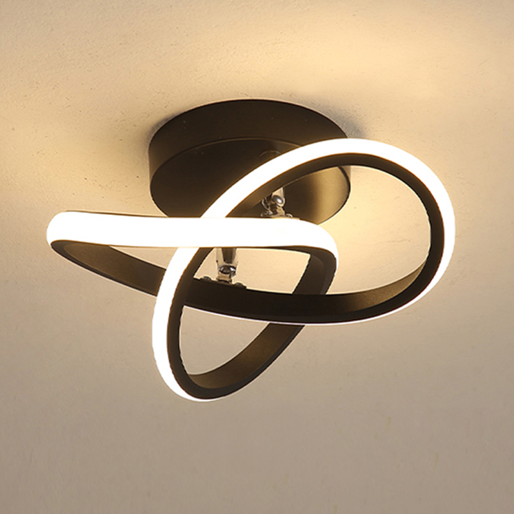 Moderne LED Deckenleuchte mit drei Ringen im skulpturalen Design